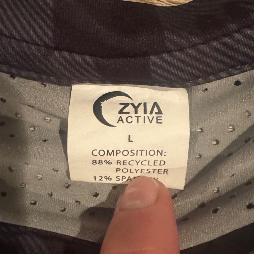 Zyia Top - Picture 3 of 3